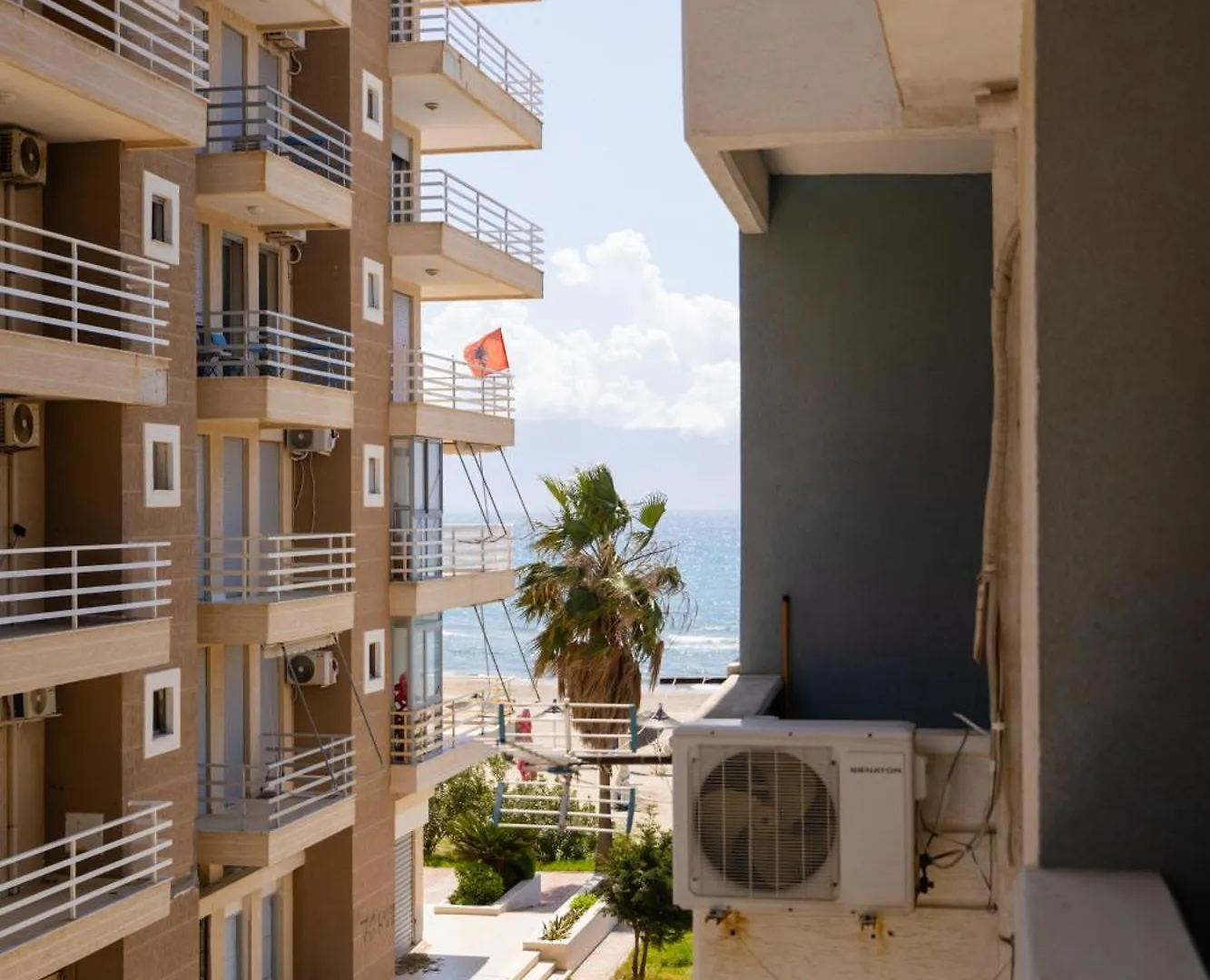 Sea & Sand Vlore 4*,