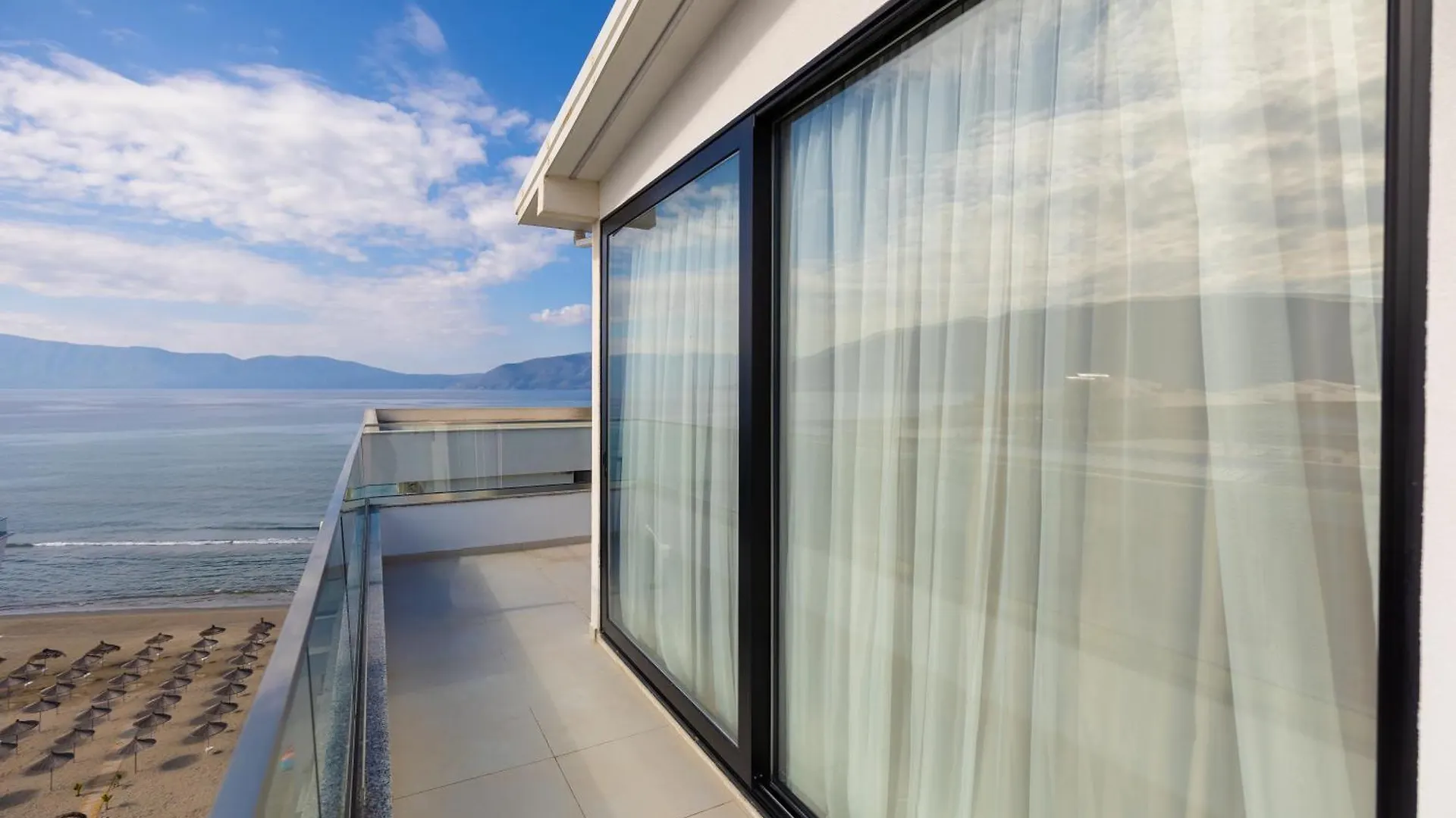 Sea & Sand Vlore 4*,