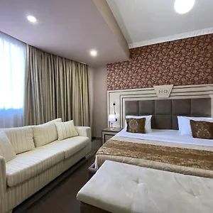 **** Отель Deluxe Албания